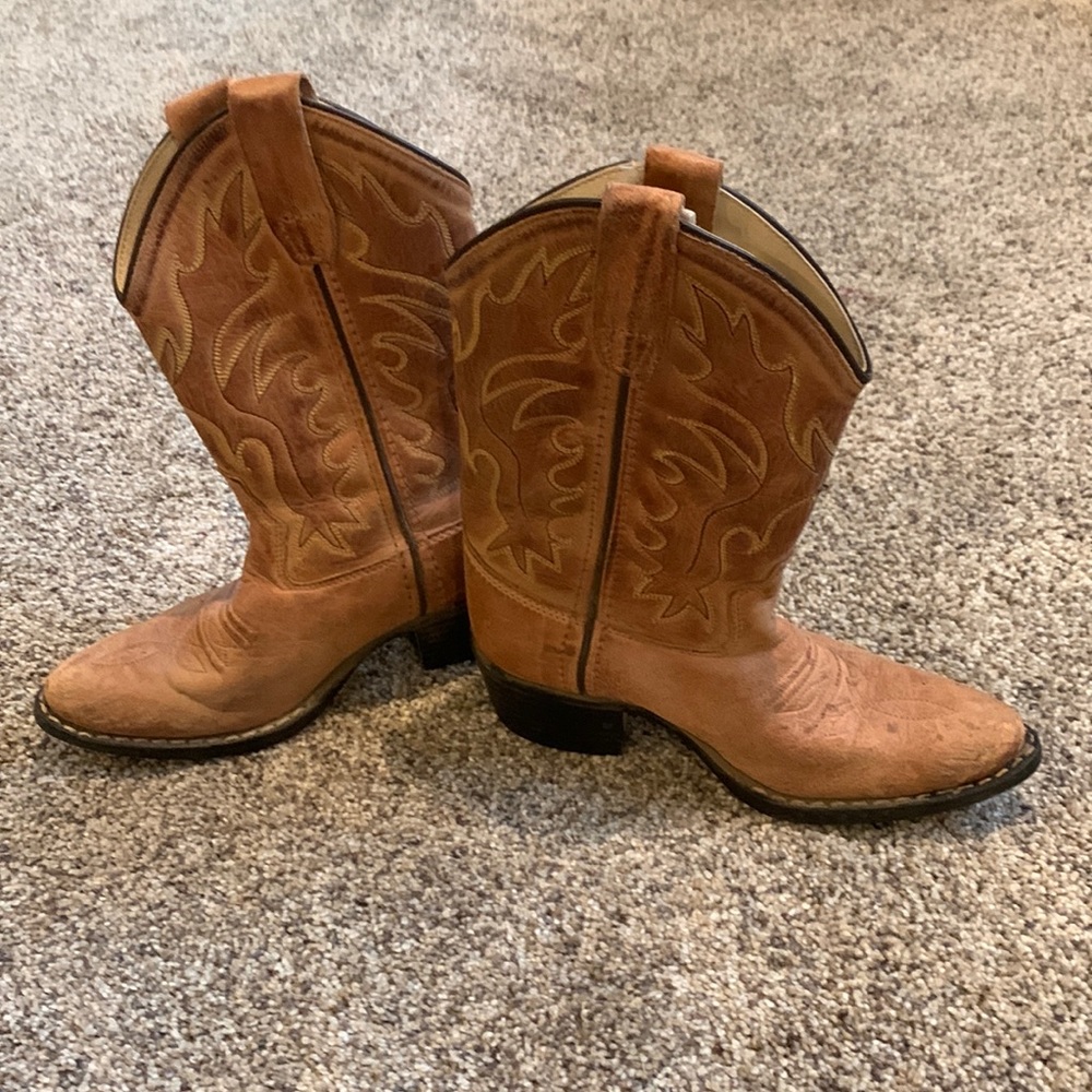Little boy (or girl) cowboy boots size 13
